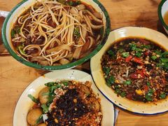 -拈签一笑黄牛肉辣卤串串