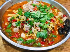 鲜锅兔-盐与味葱葱鲫鱼•自贡菜江湖菜(春熙店)