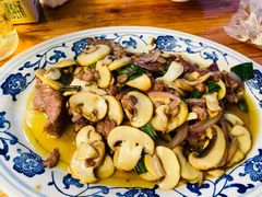 蘑菇炒牛肉片-九九牛肉馆(南山路店)