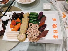 -鞍山大白鲨美食酒店