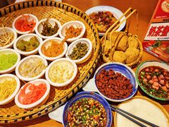 -包整·丝娃娃(一览甲秀楼风景店)