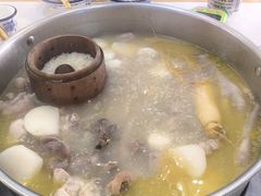 -朴小妹人参鸡汤火锅(长白山万达店)