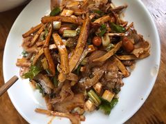 猪头肉-茅屋大酒店