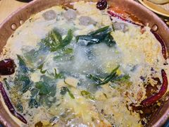 -洱火云南酸菜牛肉火锅(石景山当代商城店)