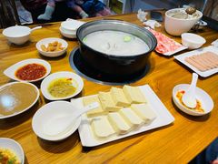 -风情丽江斑鱼火锅(孙家沟西南路80号店)