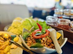 -大头虾越式风味餐厅(光明广场店)