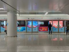 -新百广场(地铁站)