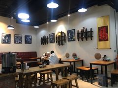 大堂-门框胡同百年卤煮(鸟巢店)