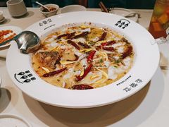 -渔语鱼酸菜鱼新川菜(来福士店)