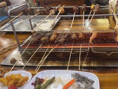 -哈尔滨小酒馆·鲜肉现穿自助烧烤(康新花园店)