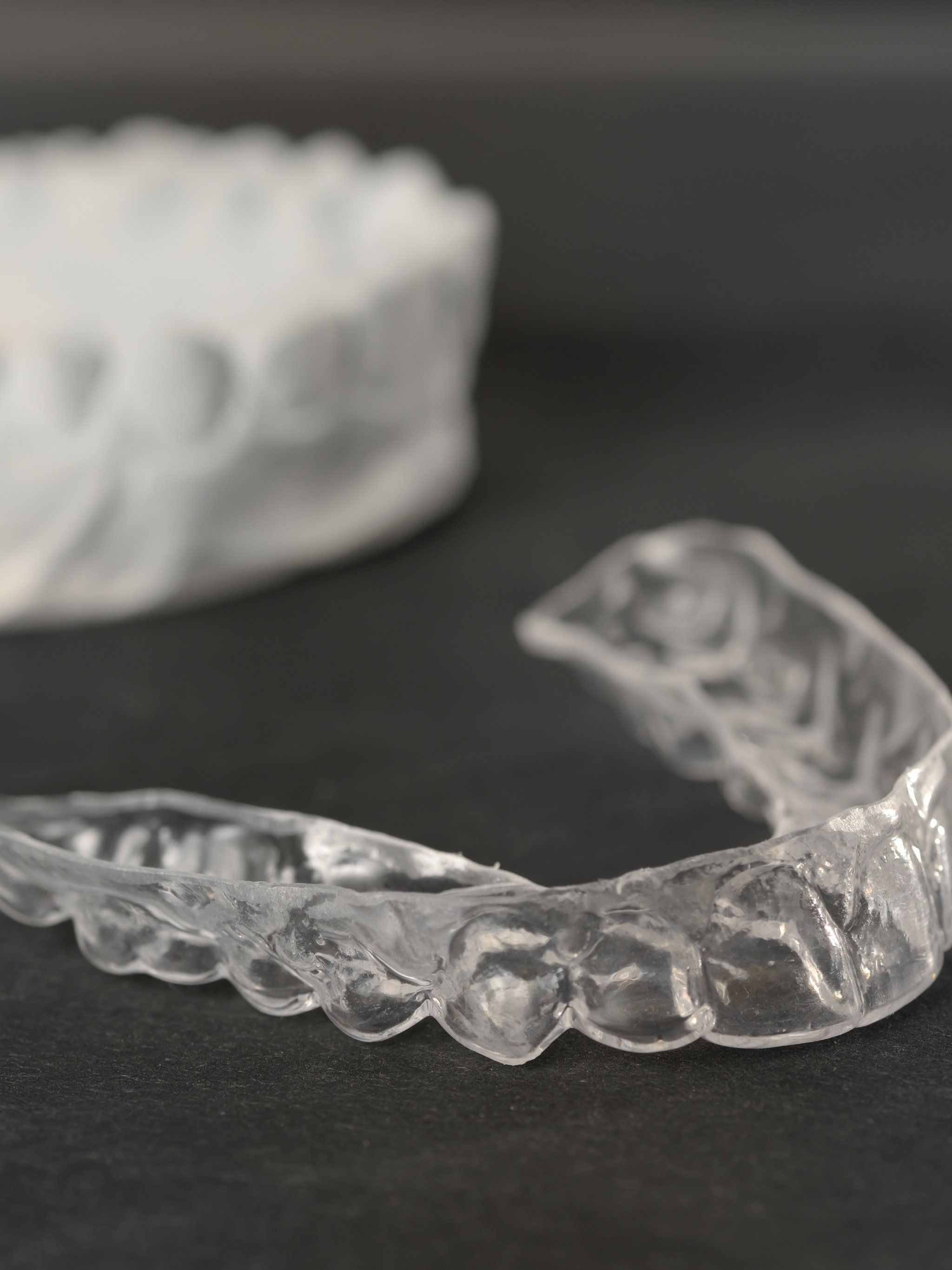 隐形牙套发黄发臭怎么办?