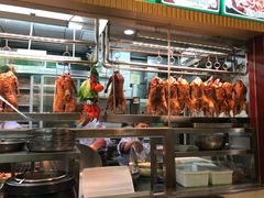 面包甜点陈列柜-椿记烧鹅(建干路店)