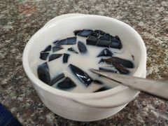 椰奶龟苓膏-梧州双钱龟苓膏(老街店)