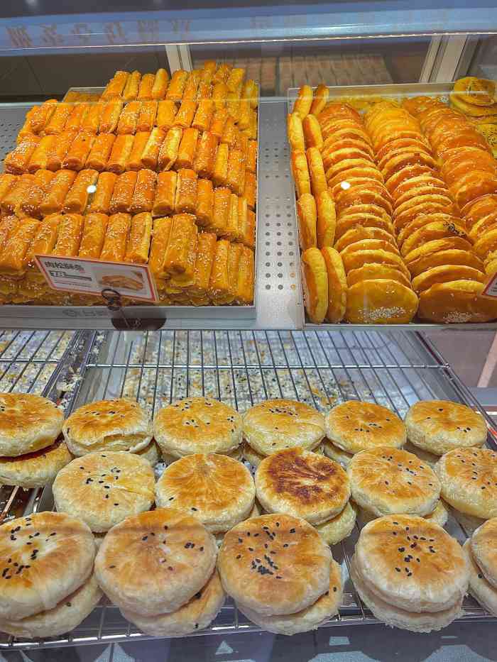 台峡糕点(文化东路店)-"肉松小贝好吃,绿豆糕不好吃,还有桃酥没吃.