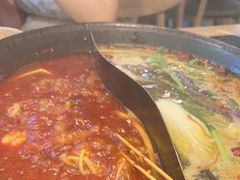-鹿鸣山草本茶香火锅(园西路店)