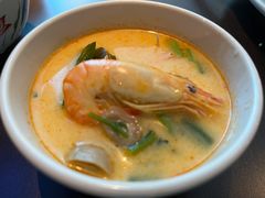 越式酸辣虾汤-大头虾越式风味餐厅(光明广场店)