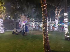 -亚龙湾亚泰商业街