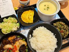 -老娘舅餐厅(黄龙体育中心店)