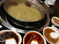 -丫丫汤膳打边炉(宏府408坊店)