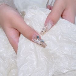 -七彩虹美甲美睫 半永久