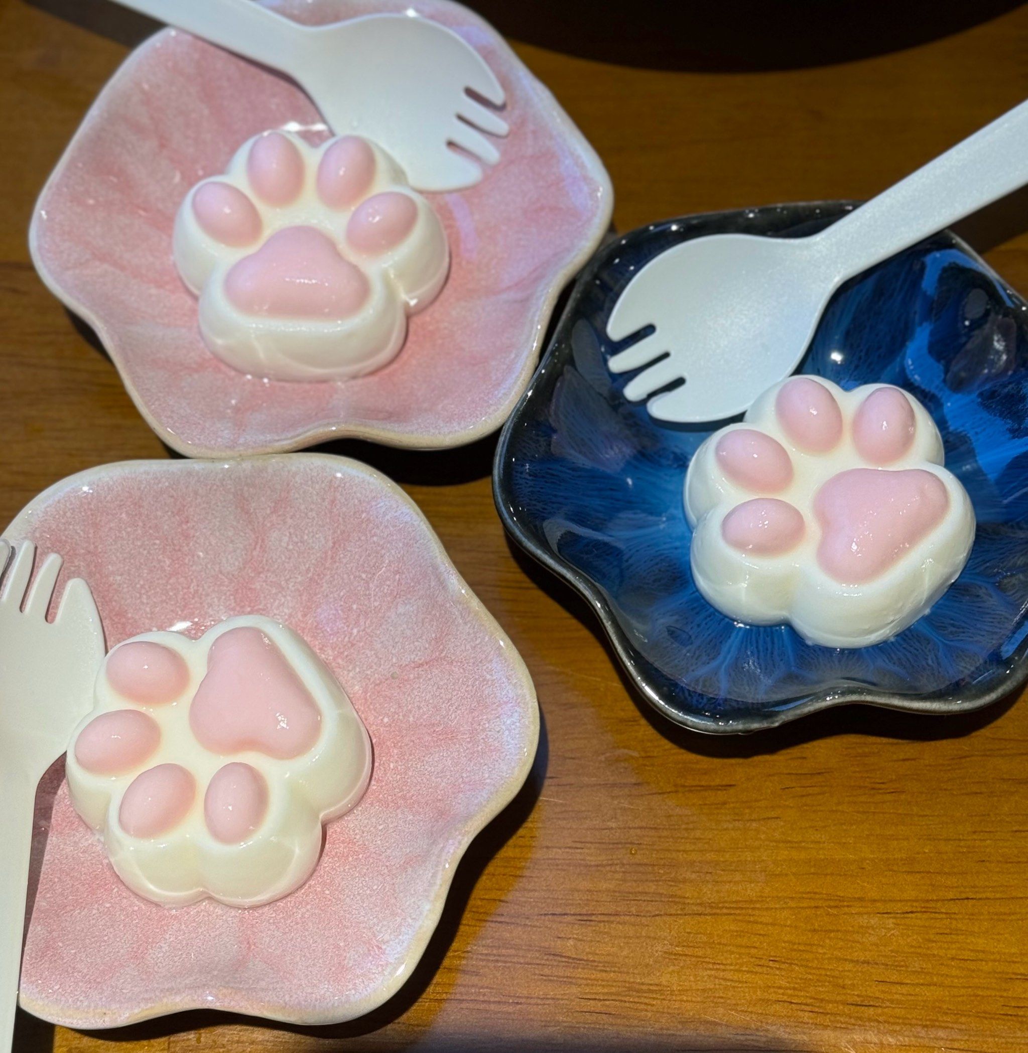 来灵隐饱餐一顿 吃到了超级可爱的猫爪布丁
