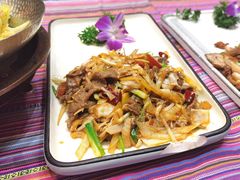 -香巴拉云南餐厅(华莱坞店)