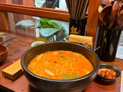 -银米·云南传统过桥米线(双廊黑金冠店)
