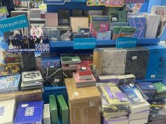 -Love Star追星馆(上海静安大悦城店)