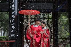 -角色婚纱摄影(中心店)