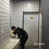 锅好大，吃着很过瘾。尤其要表扬一下大螃蟹，蟹黄超多