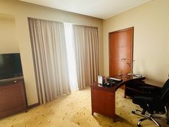 -汕尾巴黎半岛酒店