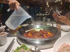 -茅草房·河畔园林火锅