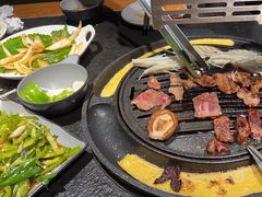 -七甲山烤肉(长白山奇石山珍根艺一条街店)