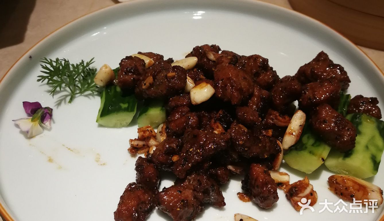 黑椒小牛肉蒜香浓郁,对不爱吃蒜的人来说要注意一下