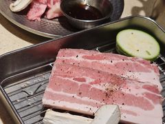 -蚂蚁洞·烤肉大营地(上海静安大悦城店)