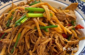 Sour Radish Stir-fried with Beef Tripe