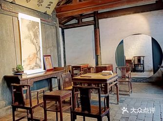 上过小学的人都知道三味书屋和百草园吧 初夏雨后来鲁迅