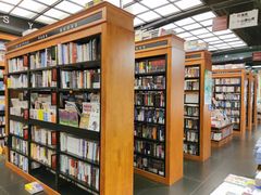 -西西弗书店&矢量咖啡(壹方购物中心店)