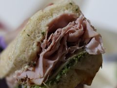 经典烤蒜火腿三明治-PAOPAO Bakery&Café(港汇店)