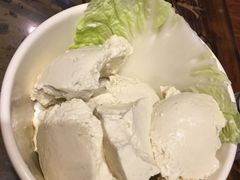 卤水豆腐-憨石匠鲜菜土火锅(昆都店)