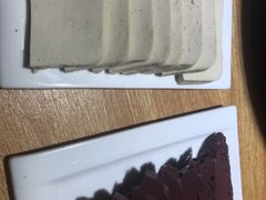 -茸梅路右拐龙虾-农家菜(松江店)