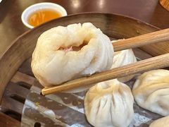 鲜肉小笼-老半斋(福州路店)