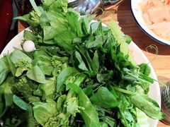 -野山舂·贵州现舂酸汤火锅(鸿通城店)