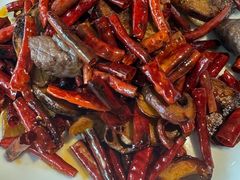 云椒牛肝菌爆牛肉-新荣记(建国门外大街店)