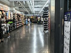 -迪卡侬(苗岭路店)