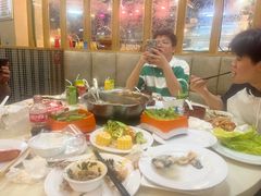 -尚品海鲜肥牛自助火锅(湖明店)