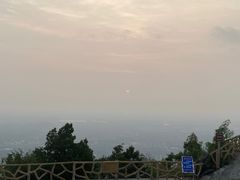 -鬼笑石后山停车场