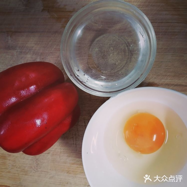 甜椒百变做法甜椒蒸鸡蛋