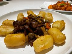 脆皮鲜奶拼蚝油牛肉-和记小菜(大宁店)