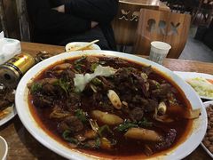 特色宽粉大盘鸡-老字号大盘鸡·丸子汤·抓饭